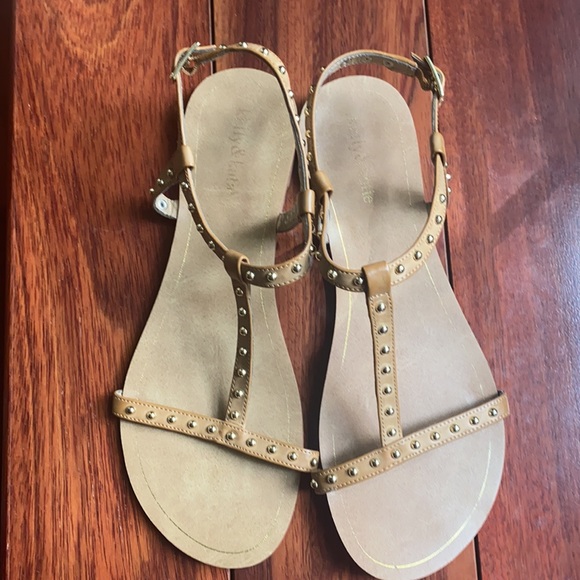 Women’s Katie&Kellie tan sandals w/studs- size 10 - Picture 2 of 4